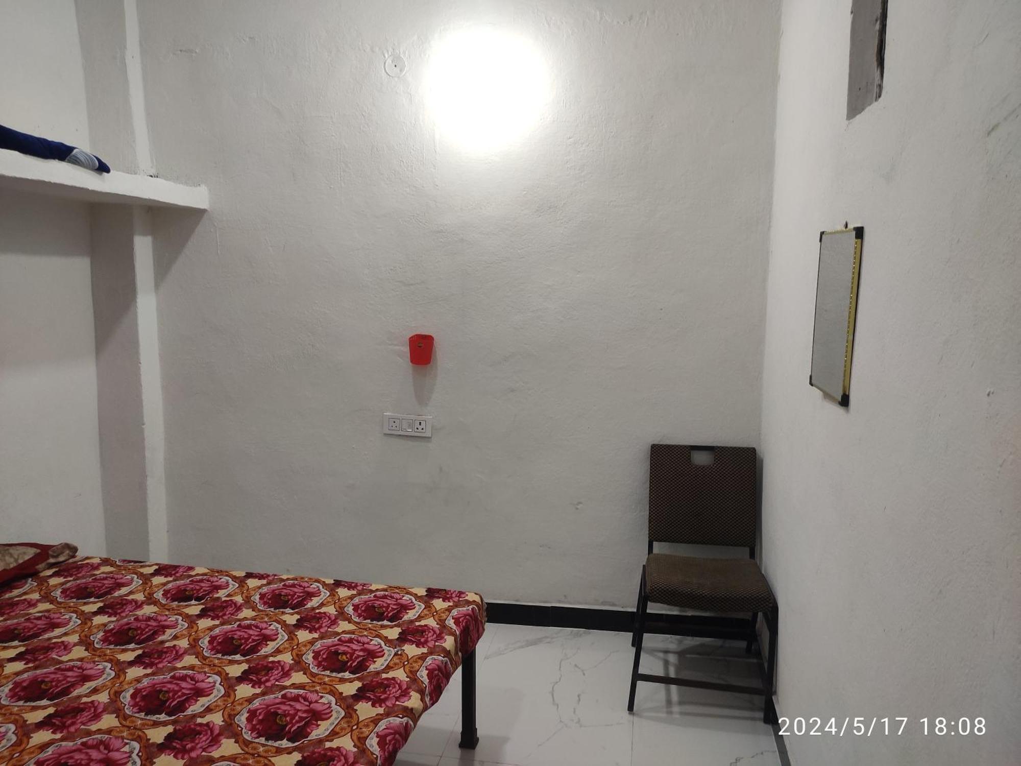 Kuber Bhandari Guest House And Hotel Sehore Стая снимка